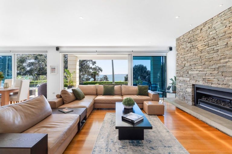 Photo of property in 40 Oceania Place, Mellons Bay, Auckland, 2014