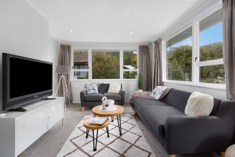 Photo of property in 63 Rangituhi Crescent, Takapuwahia, Porirua, 5022