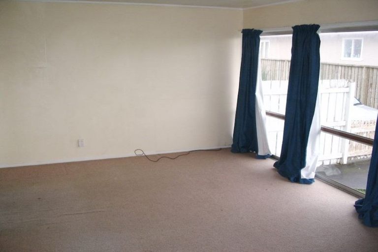 Photo of property in 2/8 Cornwall Road, Mangere, Auckland, 2022