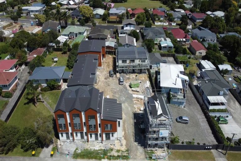 Photo of property in 3/6 Kereru Street, Henderson, Auckland, 0612