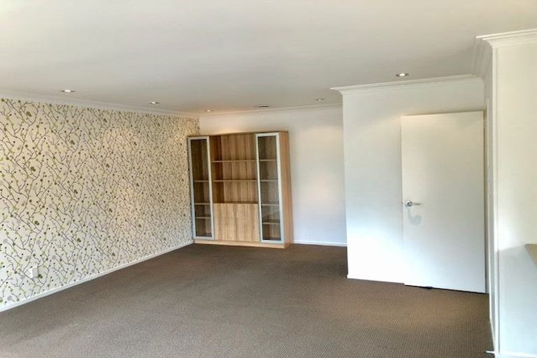 Photo of property in 2/32 Merani Street, Narrow Neck, Auckland, 0622