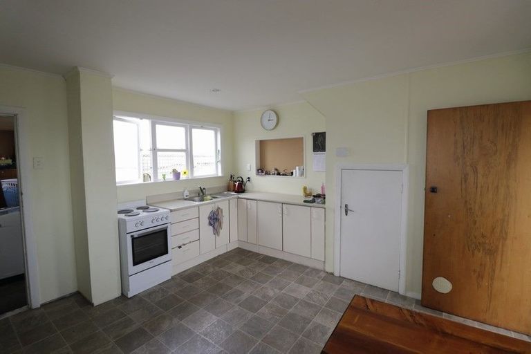 Photo of property in 12 Matipo Street, Castlecliff, Whanganui, 4501