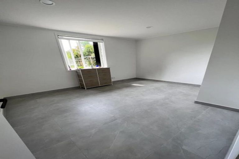 Photo of property in 14 Cloverly Crescent, Campbells Bay, Auckland, 0630