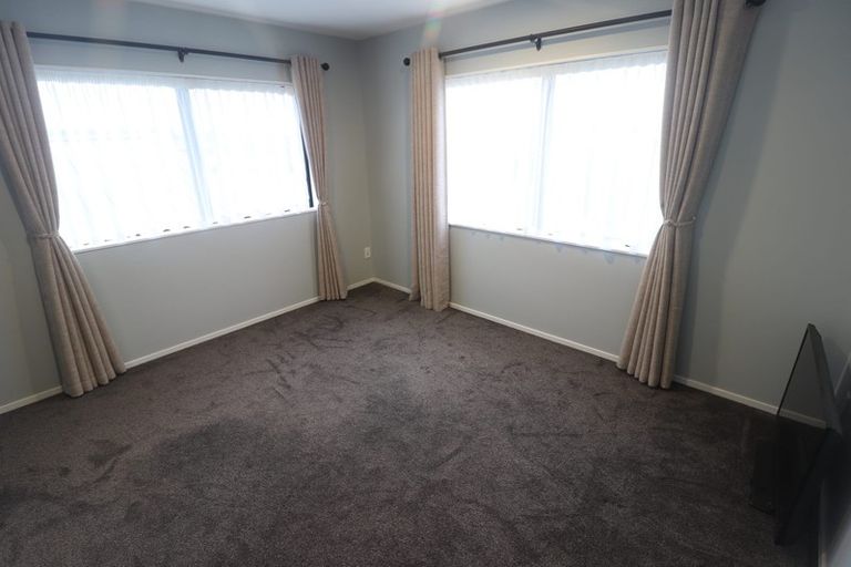 Photo of property in 18 Castlepoint Avenue, Takanini, 2110