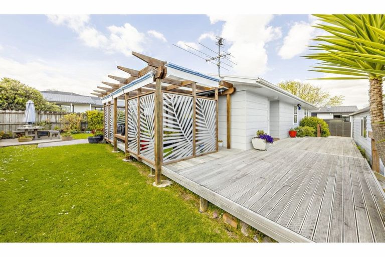 Photo of property in 1/23 Sikkim Crescent, Clover Park, Auckland, 2019
