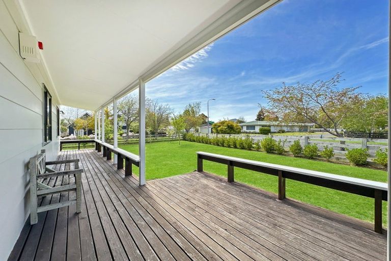 Photo of property in 10 Antonia Place, Kinloch, Taupo, 3377