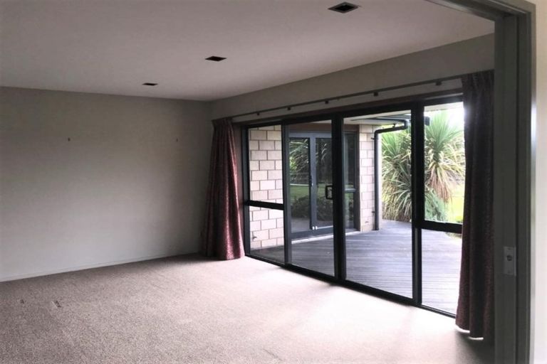 Photo of property in 334 Henwood Road, Hillsborough, New Plymouth, 4372