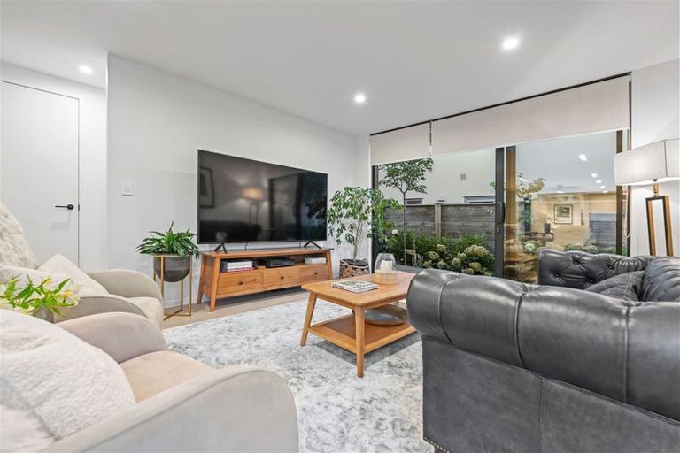 Photo of property in 2/23 Strowan Avenue, Fairfield, Hamilton, 3214