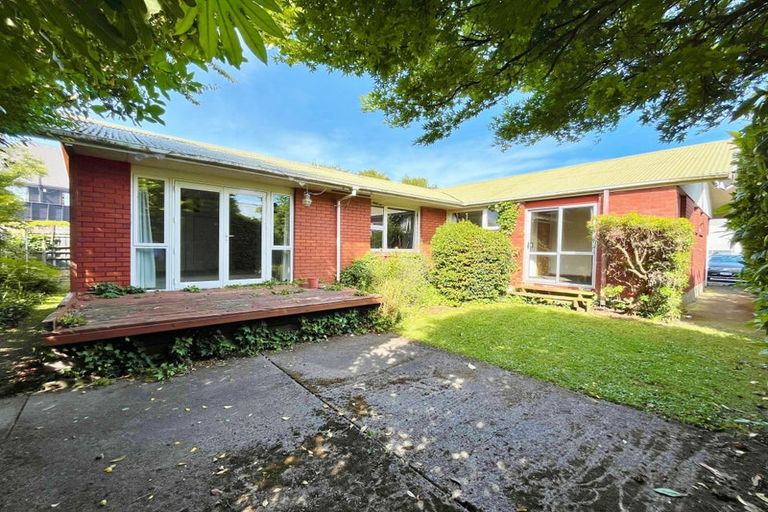 Photo of property in 76 Peer Street, Upper Riccarton, Christchurch, 8041