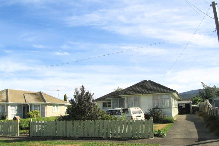 Photo of property in 8 Robertson Street, Elderslea, Upper Hutt, 5018