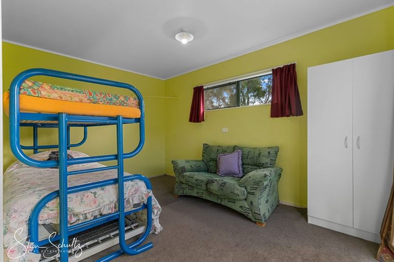 Photo of property in 7 Te Opi Road East, Whakapirau, Maungaturoto, 0583