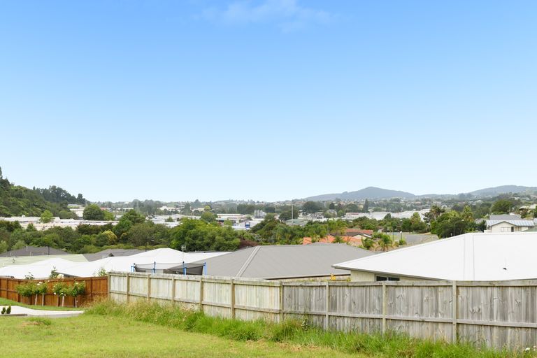 Photo of property in 27 Fairfax Crescent, Pyes Pa, Tauranga, 3112