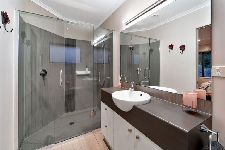 Photo of property in 28 Hawaiian Parade, Arkles Bay, Whangaparaoa, 0932