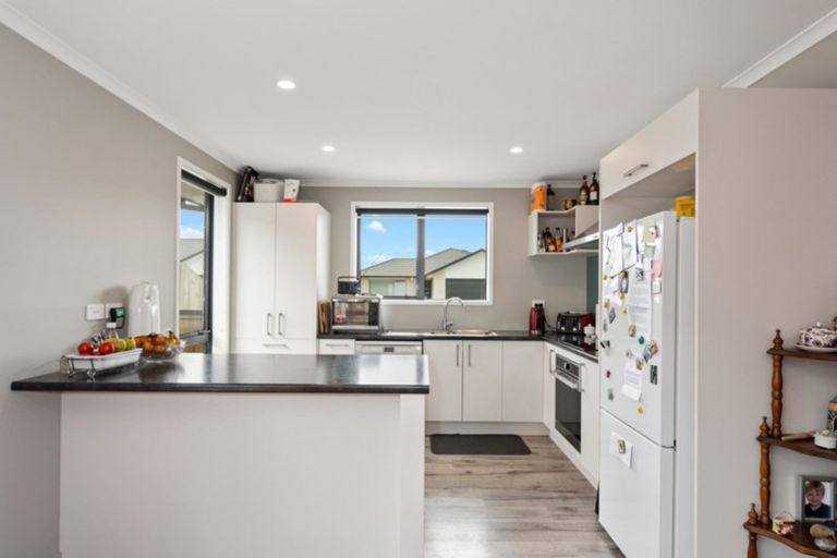 Photo of property in 44 Te Kio Crescent, Papamoa Beach, Papamoa, 3118