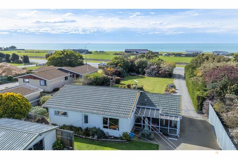 Photo of property in 14 Waimate Highway, Saint Andrews, 7988