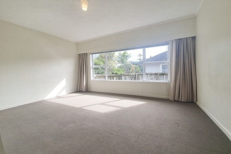 Photo of property in 57 Forrest Hill Road, Milford, Auckland, 0620
