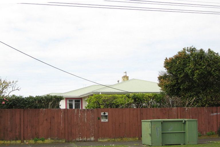 Photo of property in 129 Seaview Road, Westown, New Plymouth, 4310