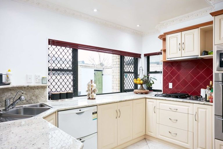 Photo of property in 5 Coulston Place, Riverdale, Gisborne, 4010