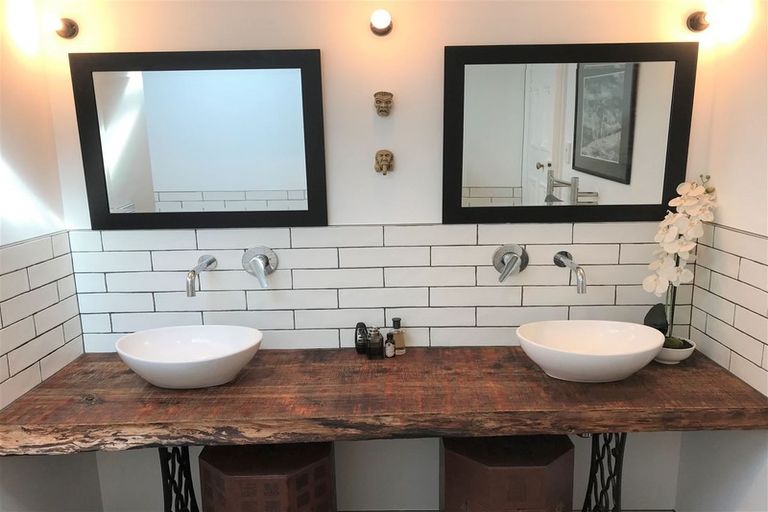 Photo of property in 9 Grammar Street, Kimbolton, 4777