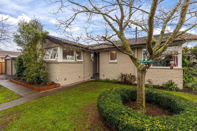 Photo of property in 2 Bolero Place, Parklands, Christchurch, 8083