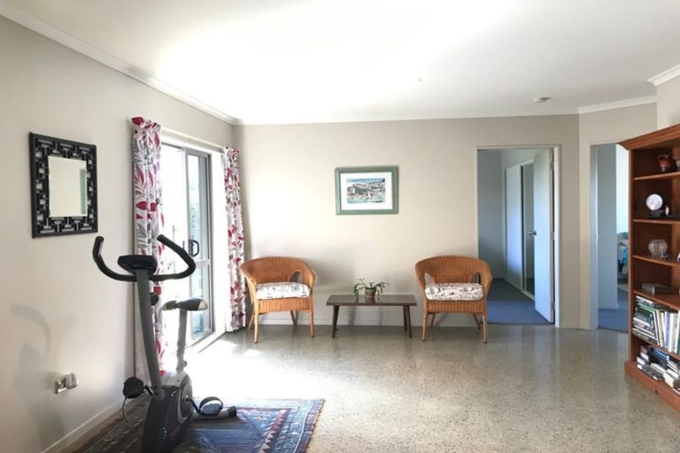 Photo of property in 369 One Tree Point Road, One Tree Point, 0118