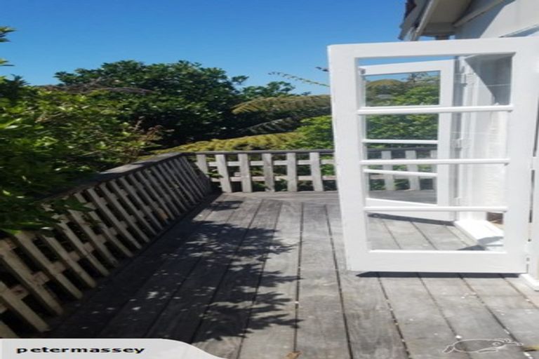 Photo of property in 9 Rangitoto Terrace, Milford, Auckland, 0620