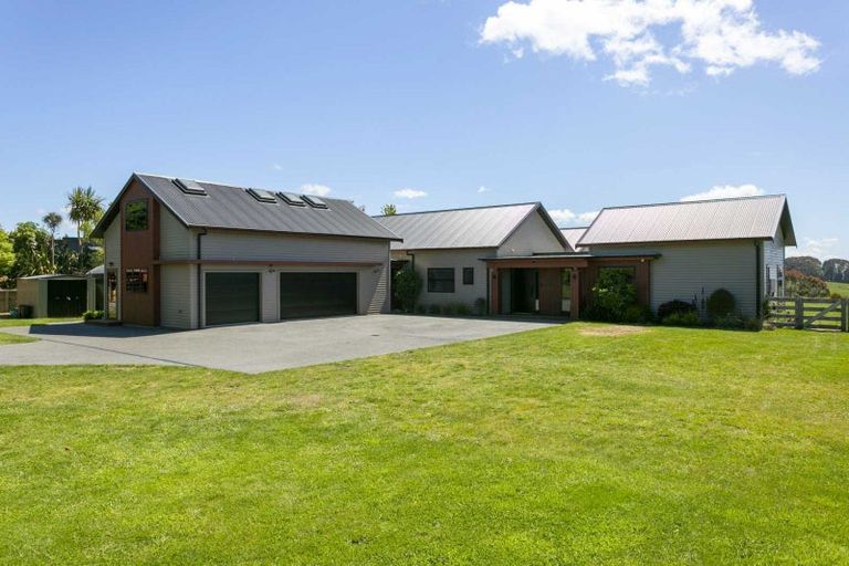Photo of property in 67 Lomond Grove, Acacia Bay, Taupo, 3385