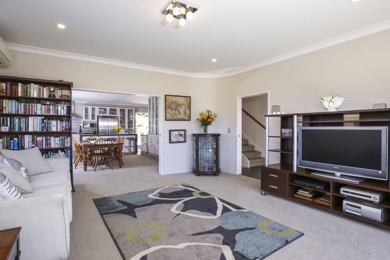 Photo of property in 14 Midhurst Avenue, Henderson, Auckland, 0612