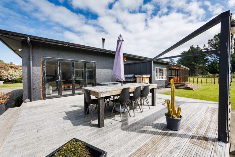 Photo of property in 17 Raumai Road, Bulls, 4894