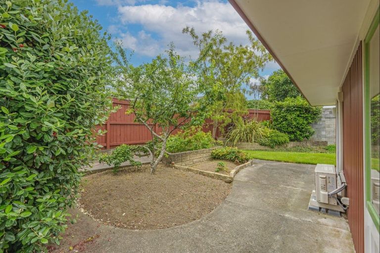 Photo of property in 10 Chilton Grove, Hokowhitu, Palmerston North, 4410