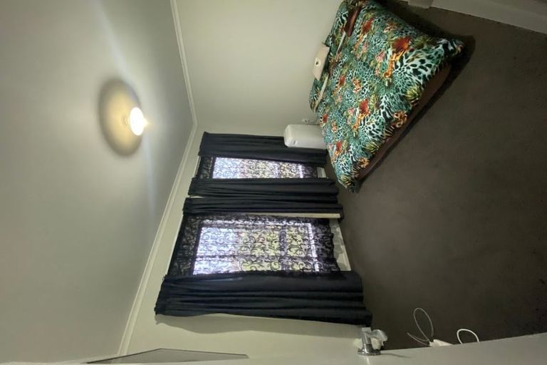 Photo of property in 57 Becker Drive, Weymouth, Auckland, 2103