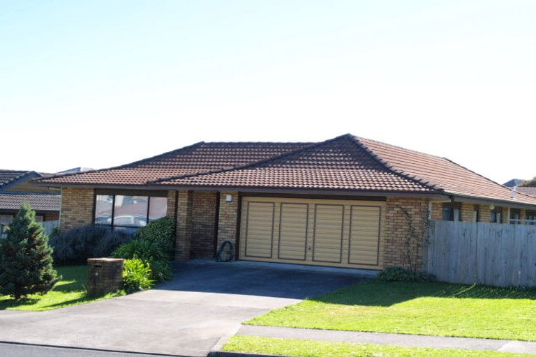Photo of property in 43 Orangewood Drive, Northpark, Auckland, 2013