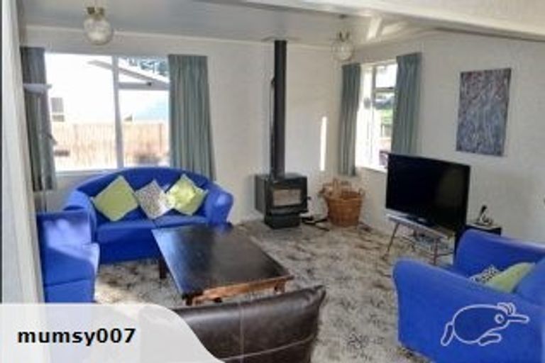 Photo of property in 1 Edward Street, Bulls, 4818