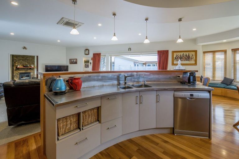 Photo of property in 5 Corfe Castle Lane, Levin, 5510