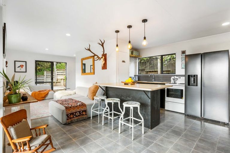 Photo of property in 15a Mount Avenue, Pauanui, Hikuai, 3579