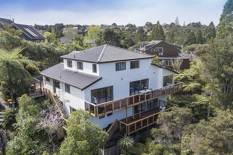 Photo of property in 33 Homewood Place, Chatswood, Auckland, 0626