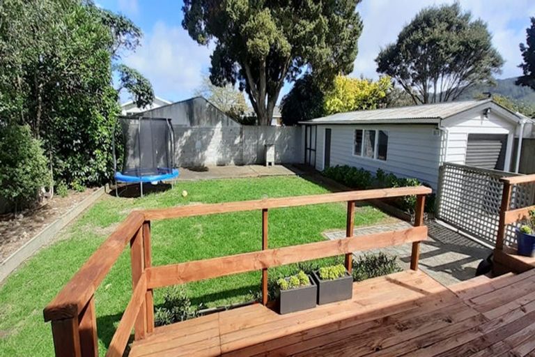 Photo of property in 3 Kashmir Avenue, Clouston Park, Upper Hutt, 5018