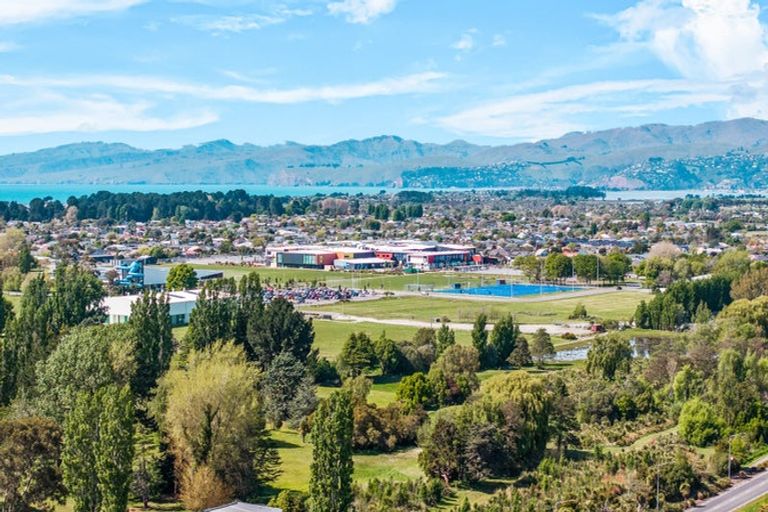 Photo of property in 34 Medina Crescent, Parklands, Christchurch, 8083