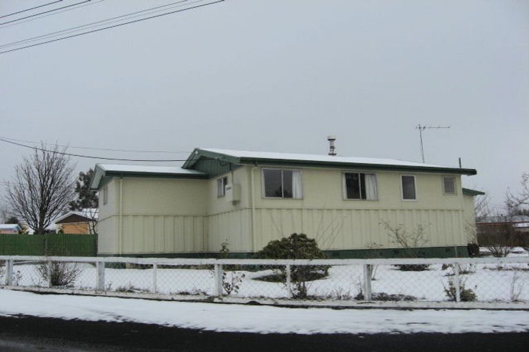 Photo of property in 17 Simons Street, Twizel, 7901
