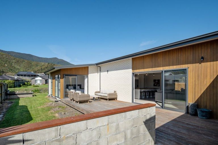 Photo of property in 11b Beach Road, Waikawa, Picton, 7220
