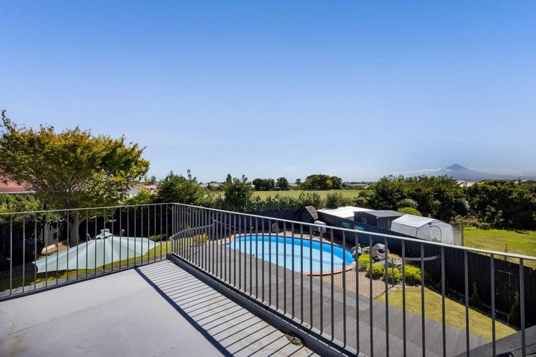Photo of property in 9 County Drive, Hawera, 4610