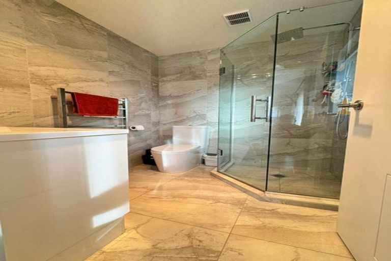 Photo of property in 8 Pakaraka Drive, Papakura, 2110