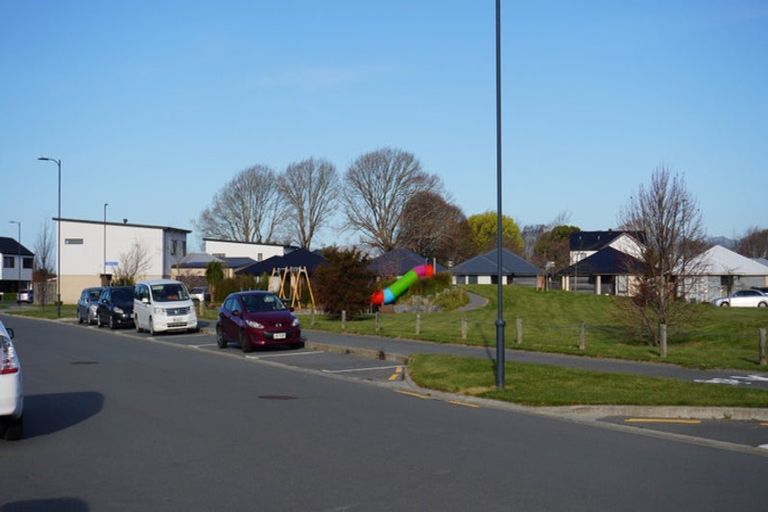 Photo of property in 28 Sholto Duncan Crescent, Halswell, Christchurch, 8025