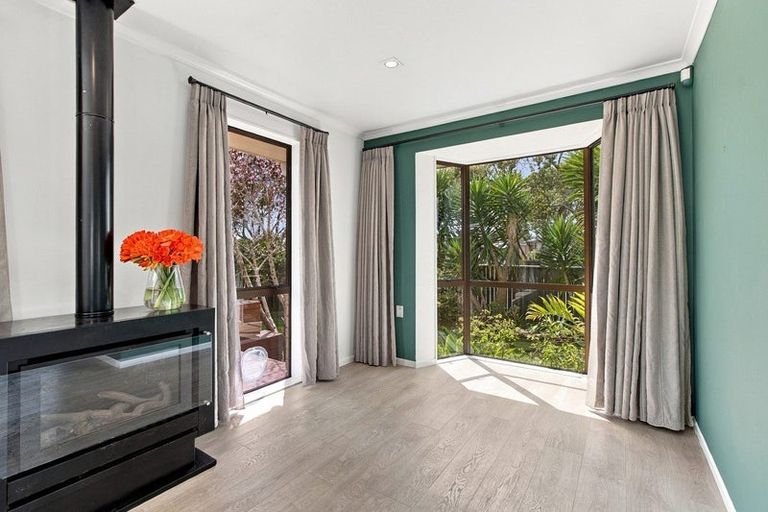 Photo of property in 14 Jade Place, Bell Block, New Plymouth, 4312