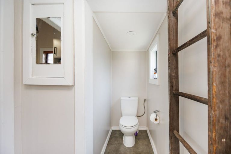 Photo of property in 9 Kingswood Street, Takaro, Palmerston North, 4412