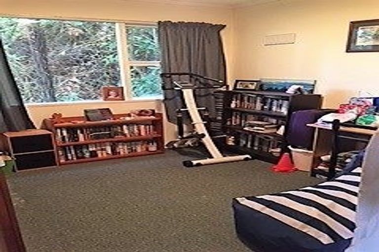 Photo of property in 49 Chartwell Drive, Crofton Downs, Wellington, 6035