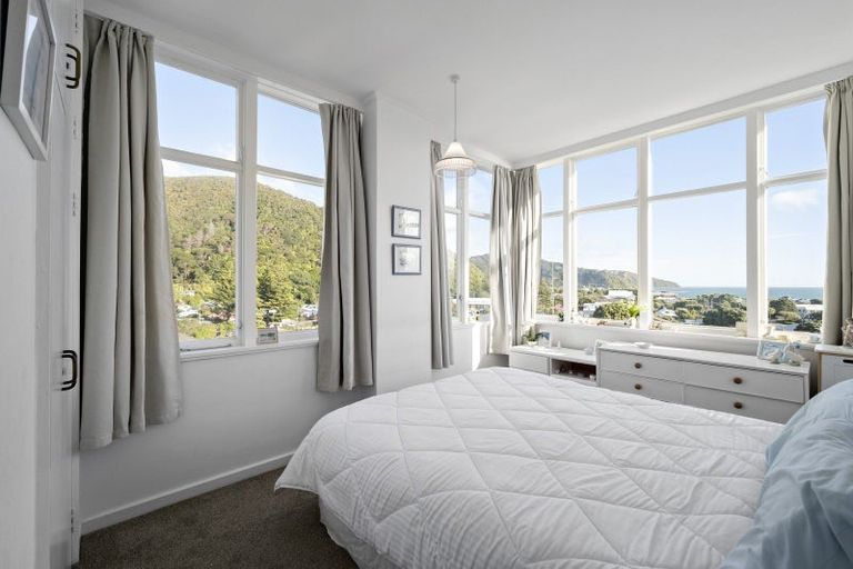 Photo of property in Rona House, 33 Rimu Street, Eastbourne, Lower Hutt, 5013