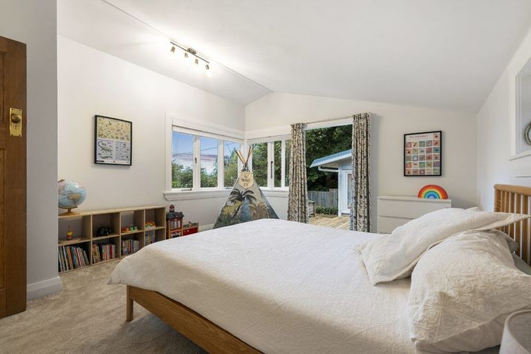 Photo of property in 12 Glade Place, Birkenhead, Auckland, 0626