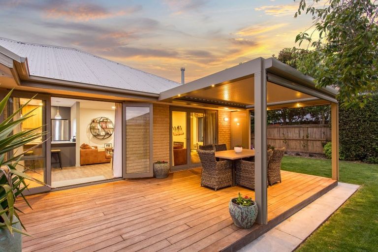 Photo of property in 53 Grimseys Road, Redwood, Christchurch, 8051