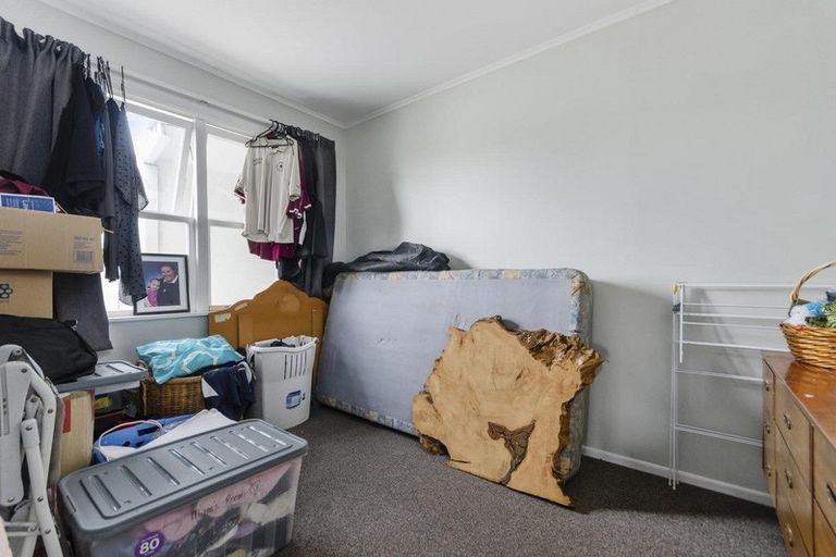 Photo of property in 24 Ronald Place, Manurewa, Auckland, 2102